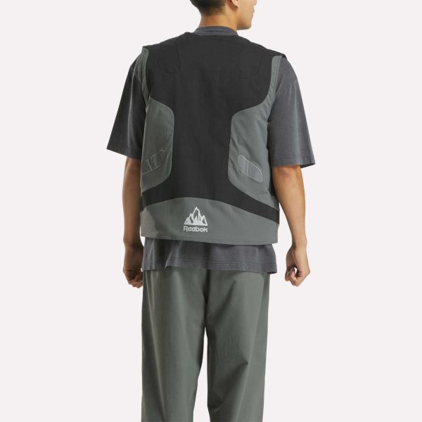 Reebok x MARKET Reversible Vest - Image 3